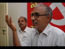 రాజధానిగా కర్నూలు, హైదరాబాద్‌లా వద్దు: రాఘవులు