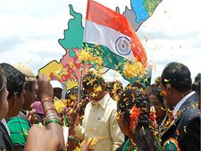 ఆవేదన, కలిసి పరిష్కరించుకుందాం: కెసిఆర్‌తో బాబు 
