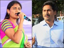టీలో జగన్ తట్ట సర్దేస్తున్నారా: షర్మిల ఎక్కడ, నో..?