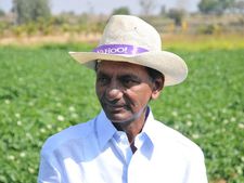 అభిమానం: గణేష్ మండపంలో కెసిఆర్ మట్టి విగ్రహం