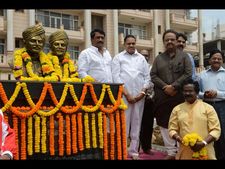 విడిపోయినా కలిసే: బాలుకు జస్‌రాజ్ ఆశీస్సులు