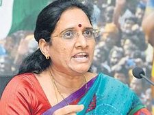 బాబు కనుసన్నల్లోనే రోజాపై దాడి: వాసిరెడ్డి పద్మ