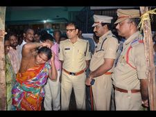 మద్యం మత్తులో కొడుకును చంపిన తండ్రి (ఫొటోలు)