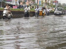 హైదరాబాద్-గుంటూరు మధ్య నిలిచిన రాకపోకలు