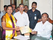 నందిగామ తొలి మహిళా ఎమ్మెల్యే ప్రమాణం (పిక్చర్స్)