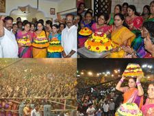 బతుకమ్మతో కవిత, పద్మ, మంత్రుల భార్యలు(పిక్చర్స్)