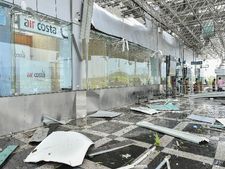 తుఫానుకు విశాఖ ధ్వంసం: పునర్నిర్మించాల్సిందే