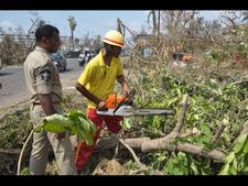 శాంతించిన సాగరం: కదిలిన విశాఖ జనం(పిక్చర్స్)