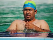  రోజంతా ఈత: ఇండియా బుక్‌ ఆఫ్‌ రికార్డ్స్‌