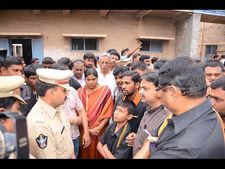 అయ్యప్ప మాల వేస్తే...: ఆమె క్షమాపణ (పిక్చర్స్)