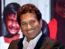 సచిన్ దత్తత గ్రామంలో రెండోరోజు పీఏలు