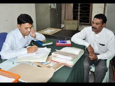 ఎసిబి వలలో అవినీతి చేపలు ఇలా.. (పిక్చర్స్)