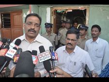 రూ. 22వేలు లంచం తీసుకుంటూ ఏసిబికి చిక్కిన ఎస్ఐ(పిక్చర్స్)