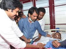  ఖమ్మం ఆసుపత్రి నుంచి డిశ్చార్జ్ అయిన పవన్ కళ్యాణ్ అభిమాని చిన్నారి శ్రీజ 