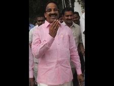  కెసిఆర్‌కు పొంగులేటి కృతజ్ఞతలు: ప్రత్యేక ఆకర్షణగా తుమ్మల