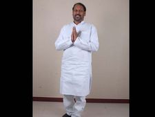 కొణతాలకు ఎదురుగాలి: టిడిపిలో చేరిక వాయిదా