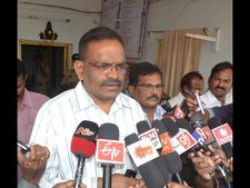 ఎస్ఐ, కానిస్టేబుల్ లంచం లకారం (పిక్చర్స్) 