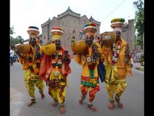  బట్టలు ఉతికి నిరసన తెలిపిన రజకులు(ఫోటోలు)