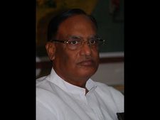 తల్లికి ద్రోహమే: బిజెపిలో చేరిక వార్తలపై గుత్తా