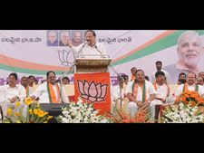 జగన్‌కు కడపలో బీజేపీ షాక్, వెంకయ్యతో ఎమ్మెల్యే