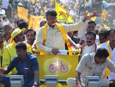  రెండు రాష్ట్రాలు మళ్లీ విలీనం కావు: బాబు, కెసిఆర్‌పై విసుర్లు