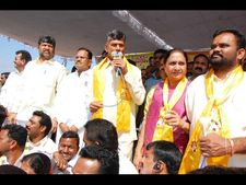 టీ సెంటిమెంట్, కేసీఆర్ విన్లేదు: బాధ వెళ్లగక్కిన బాబు! (పిక్చర్స్)