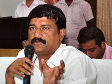 నాది బాబు వర్సీటీ: 'ఎన్టీఆర్ వర్సీటి'పై గంటా కౌంటర్