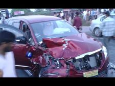 కారు తుక్కు: తుల ఉమ ఎస్కేప్ (ఫొటోలు)