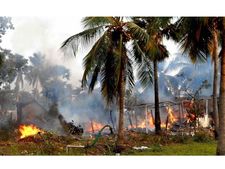 బాణసంచా పేలి ఐదుగురు కూలీలు మృతి(పిక్చర్స్)