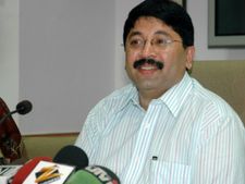 దయానిధి మారన్‌కు షాక్: 742 కోట్ల ఆస్తులను అటాచ్ చేసిన ఈడీ