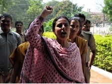 విమలక్కపై కుట్ర అభియోగాలు: ఆయుధాల కేసు