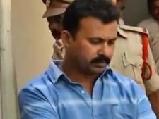 ఎర్రచందనం స్మగ్లింగ్: సోము రవిపై పిడి యాక్ట్ నమోదు