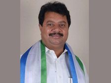  వైసీపీ నేత గుర్నాథ్ రెడ్డి హైద్రాబాద్‌లో అరెస్ట్, అనంత ఆగ్రహం