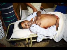 మిస్‌ఫైర్: పోలీసు మృతి, అనుమానాలు(ఫోటోలు)