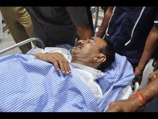 ఈటెలకు తప్పిన ముప్పు, సీటు బెల్ట్‌వల్లే: కారు 5పల్టీలు (పిక్చర్స్)