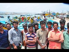 మృత్యకారులు: ఎలా బతికామో దేవుడికే తెలియాలి