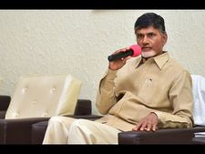 జపాన్ చేరుకున్న బాబు బృందం: ఏపీ గురించి ఏం చెప్తారు?