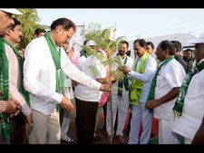 ఈ గొడవలకు వైయస్సే కారణం: కెసిఆర్ సంచలన వ్యాఖ్య (పిక్చర్స్)
