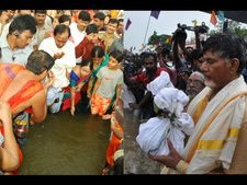  ధర్మపురిలో కెసిఆర్, రాజమండ్రిలో బాబు.. సతీసమేతంగా (పిక్చర్స్)