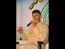 అమరావతిలో తాత్కాలిక రాజధాని, 3రోజులు అక్కడే: చంద్రబాబు, 20వేల ఉద్యోగుల తరలింపు
