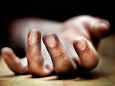 అనుమానం: పుట్టింటికి వెళ్తోందని భార్య చేతులు నరికాడు