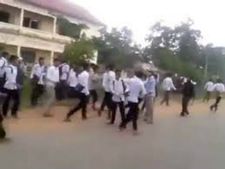 విద్యార్ధిని కొట్టేంచేందుకు రౌడీలను తీసుకొచ్చిన వంటమనిషి