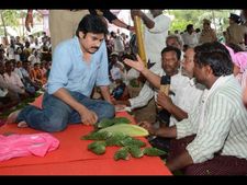 2ఇష్యూల్లో జగన్ కార్నర్: ఛాన్సివ్వని పవన్(పిక్చర్స్) 
