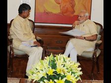 రెండూ కావాలి!: మోడీతో బాబు, విభజన సమస్యపై రాజ్, పవన్‌ని గౌరవిస్తాం: చినరాజప్ప