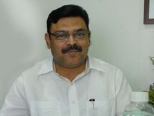 దీక్షపై బాబు ద్వంద వైఖరి: ఎన్టీఆర్ చేశారు, నీ దీక్షకు కాంగ్రెస్ అనుమతిచ్చిందన్న అంబటి