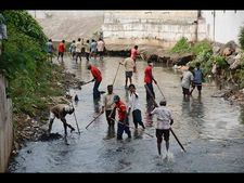దొరకని అదితి: అనుమానాలు, డ్రైవర్ ఇలా (పిక్చర్స్)