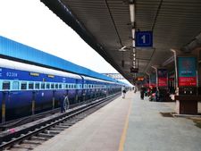తిరుపతి రైల్వే స్టేషన్‌కు బాంబు బెదిరింపు 