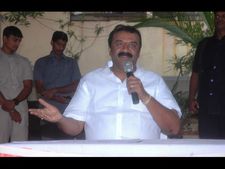 పాతబాస్ బాబు, కొత్తబాస్ కెసిఆర్ భేటీ: తలసాని హ్యాపీ