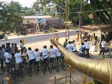 హైద్రాబాద్ టు అమరావతి: 502సైకిళ్లపై టెక్కీల సైకిల్ యాత్ర, పెద్దమ్మగుడి మట్టి