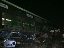 ఘోర ప్రమాదం: 10మంది మృతి, 13మందికి గాయాలు